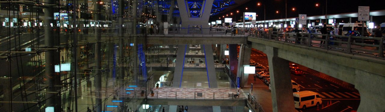 Parkplätze am Flughafen, Parken am Flughafen / Kreuzfahrthafen